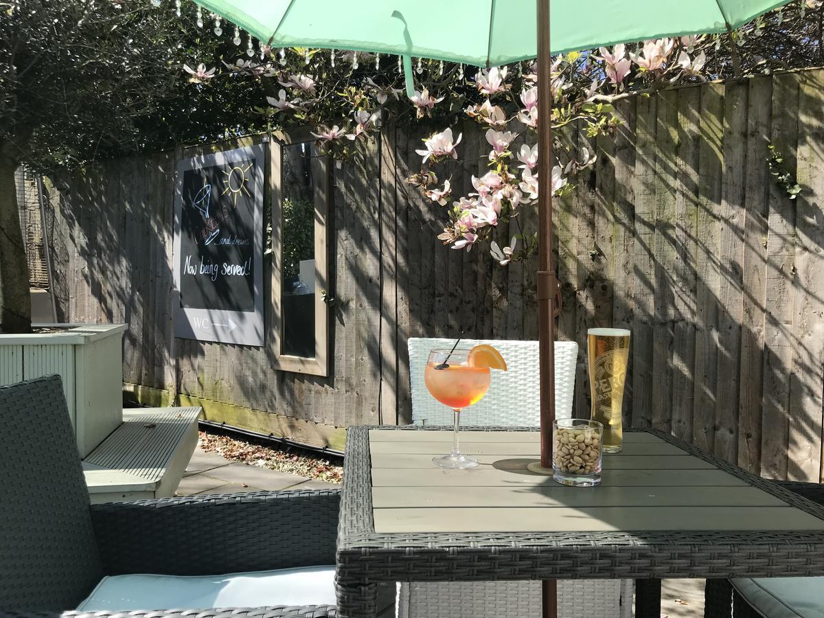 The Dog At Wingham Hotel Exterior photo