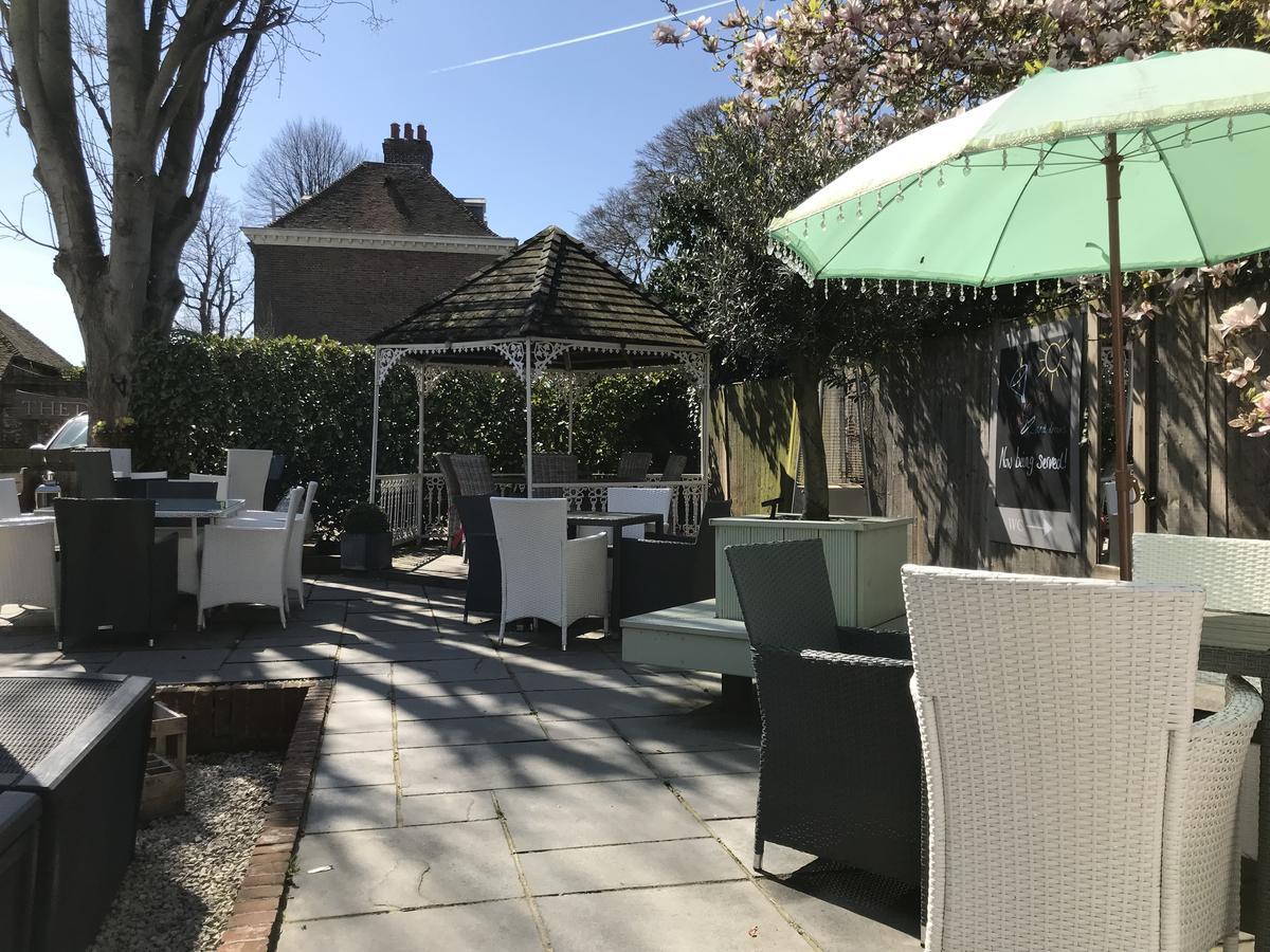 The Dog At Wingham Hotel Exterior photo